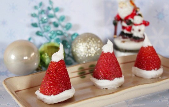 strawberry-santa-hats