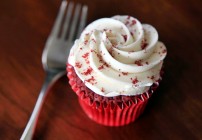 red-velvet-cupcakes2 red-velvet-cupcakes2