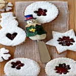 Linzer Cookies with Strawberry Filling