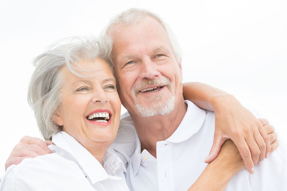 happy-smiliing-old-couple